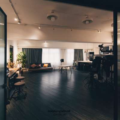 Son Gallery - Studio overview